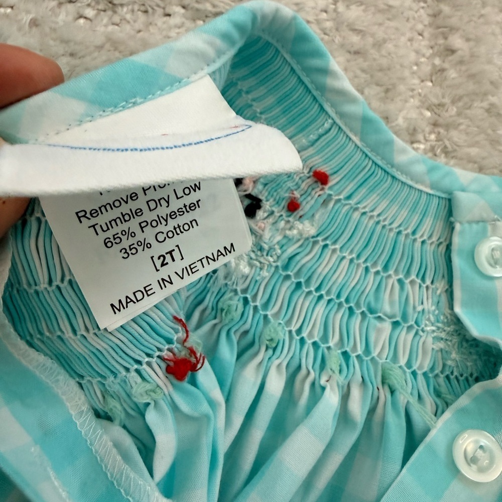 Like New! Toddler Girl’s Smock Santa Dress - Size 2T - Picture 5 of 6